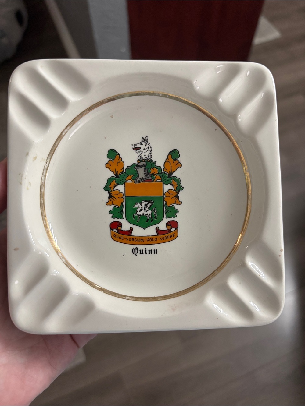 Quinn Ceramic Crest Dish in White, Green and Gold